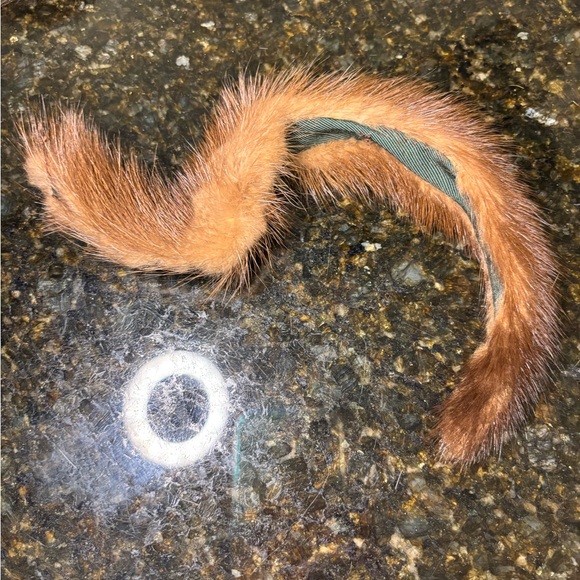 Three vintage 1950s fur pieces - Picture 4 of 7